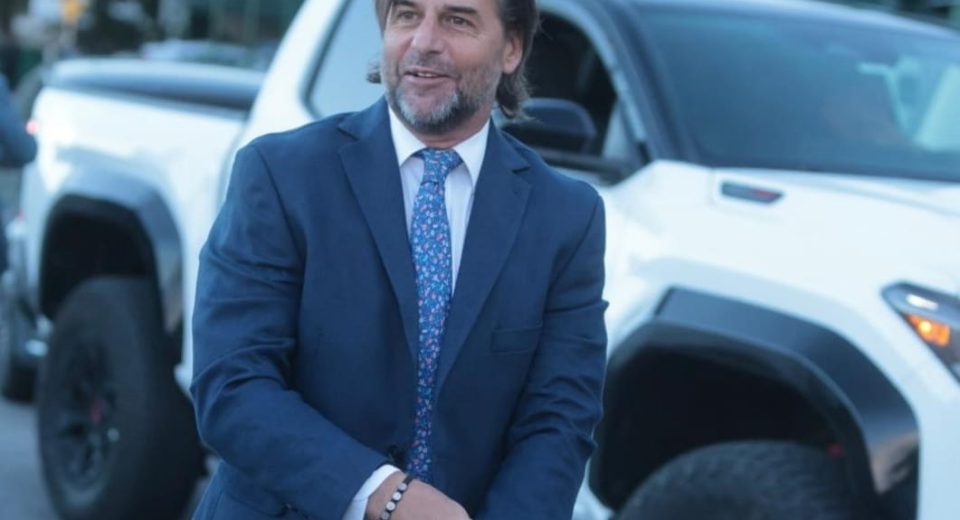 Lacalle Pou es el político con mayor popularidad, de acuerdo a CIFRA